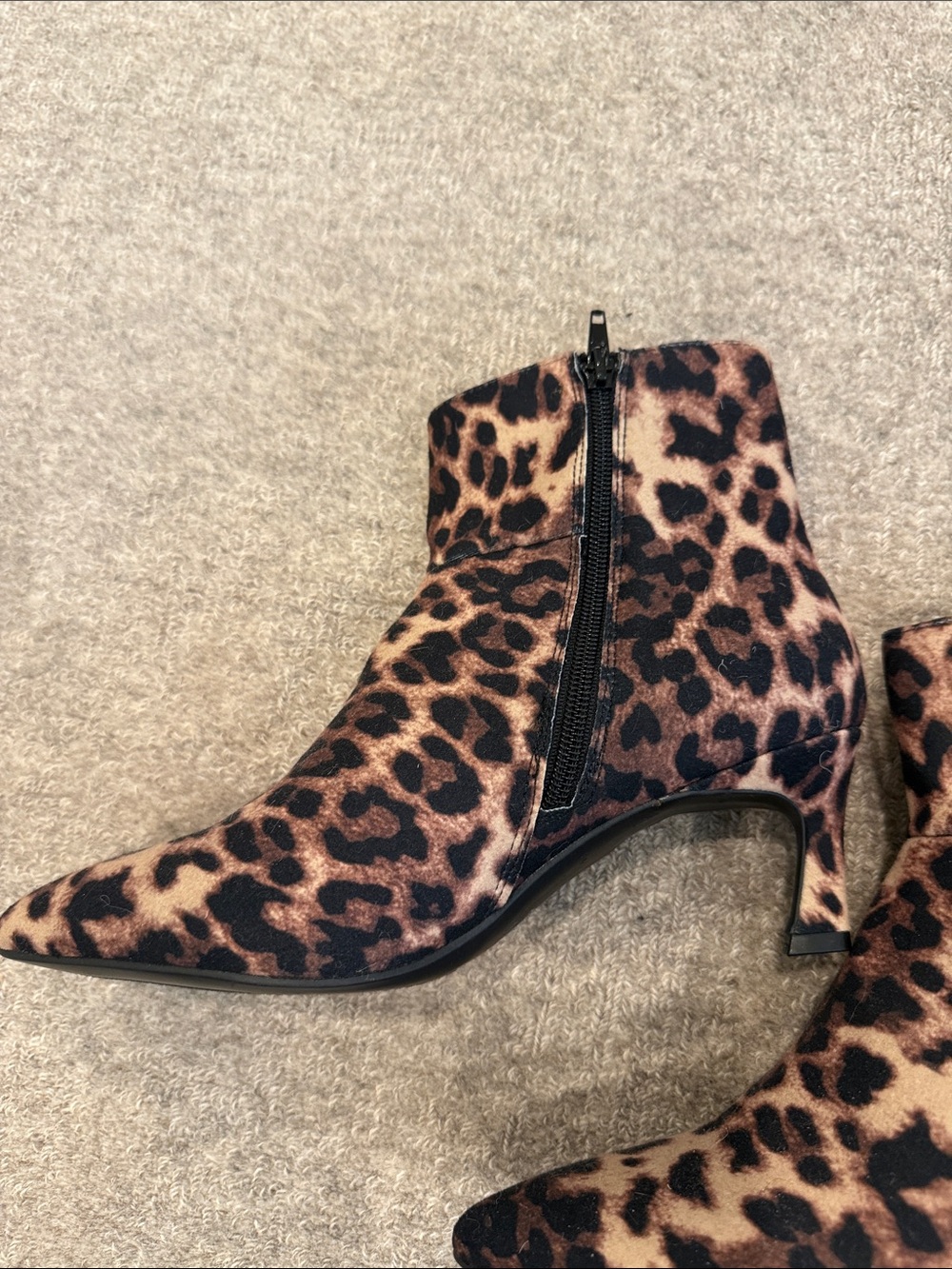 NWOT Madden Girl Leopard Print Pointed Toe Kitten Heel Ankle Boots - SZ: 7.5 - Picture 2 of 4